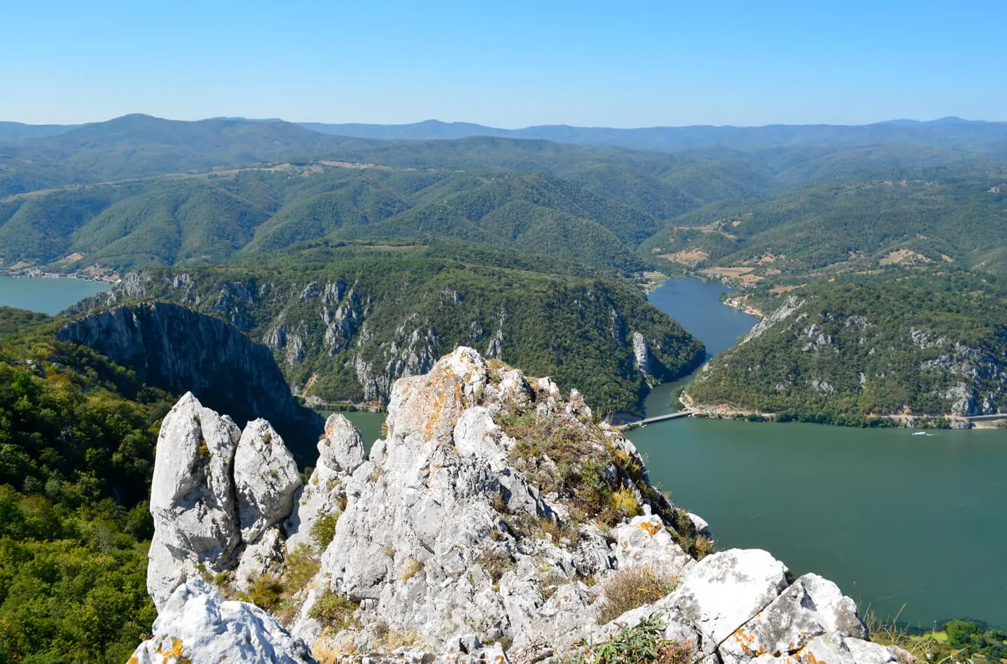 Miroč: Vaš Kompletan Vodič za Planinarenje i Istraživanje
